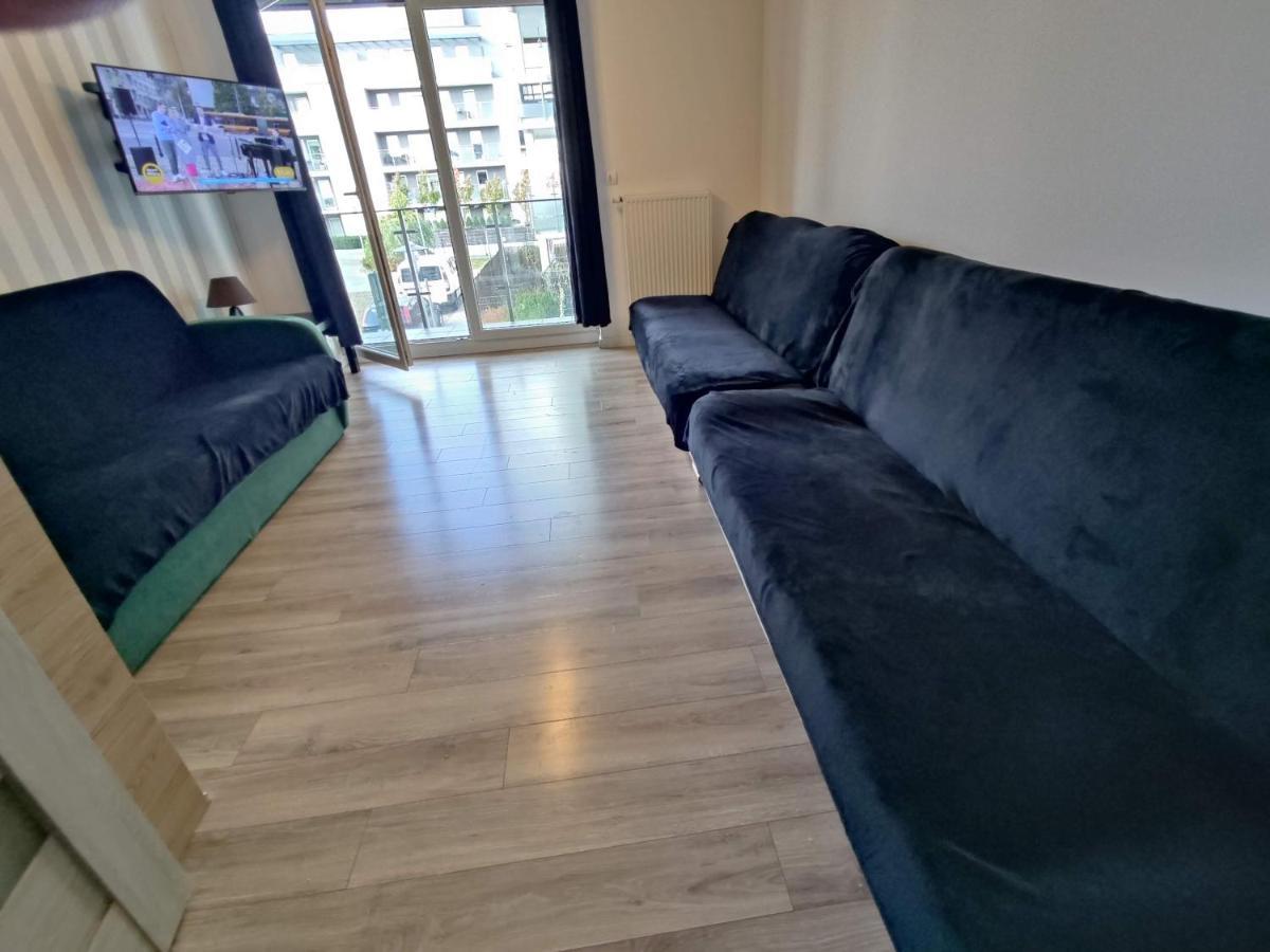 1120 Smialego 41 - Tanie Pokoje W Apartamencie - Samodzielne Zameldowanie - Self Check In Posen Exterior foto