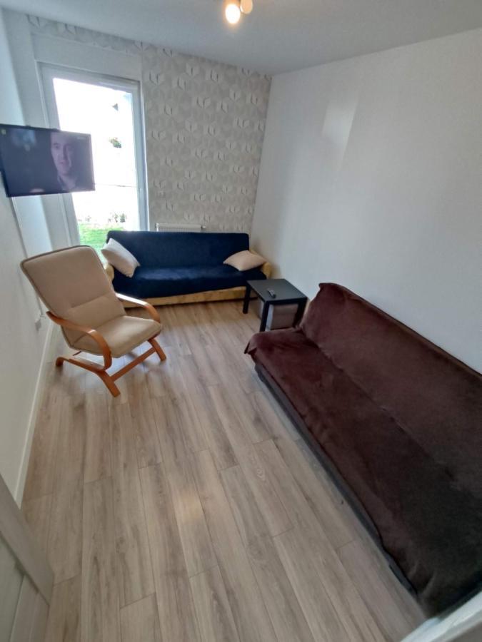 1120 Smialego 41 - Tanie Pokoje W Apartamencie - Samodzielne Zameldowanie - Self Check In Posen Exterior foto