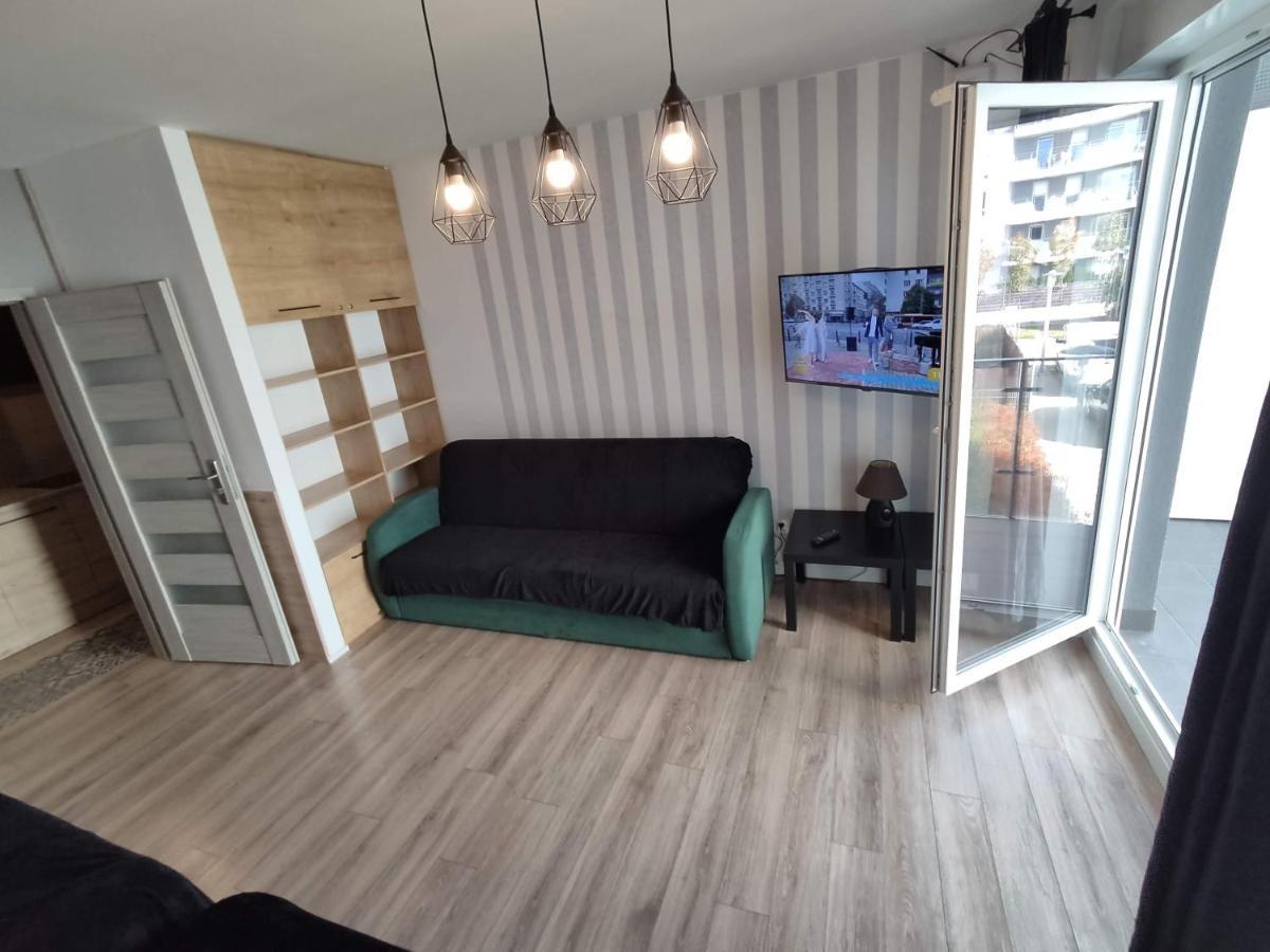 1120 Smialego 41 - Tanie Pokoje W Apartamencie - Samodzielne Zameldowanie - Self Check In Posen Exterior foto