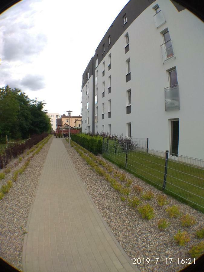 1120 Smialego 41 - Tanie Pokoje W Apartamencie - Samodzielne Zameldowanie - Self Check In Posen Exterior foto