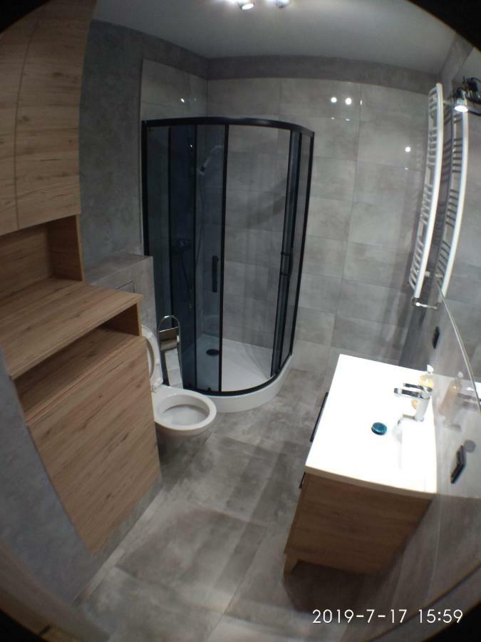 1120 Smialego 41 - Tanie Pokoje W Apartamencie - Samodzielne Zameldowanie - Self Check In Posen Exterior foto