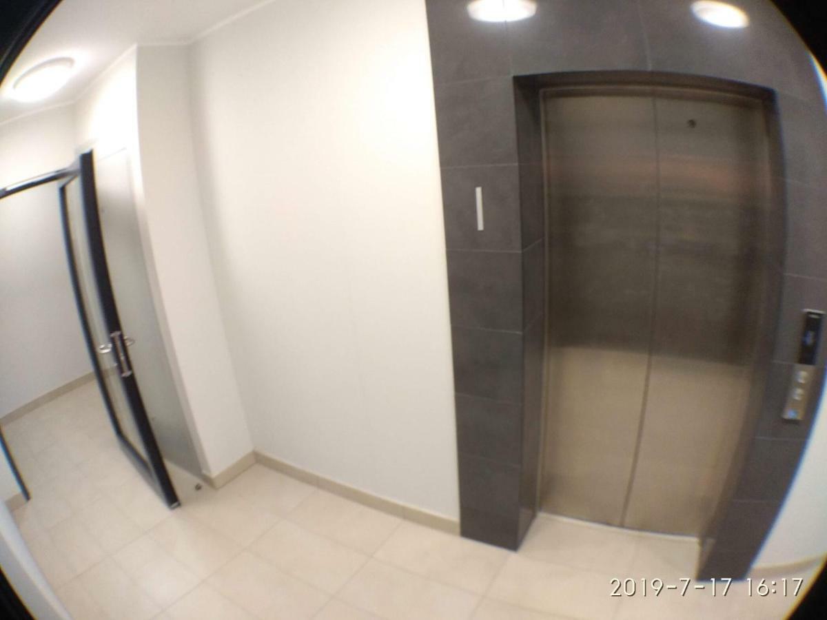 1120 Smialego 41 - Tanie Pokoje W Apartamencie - Samodzielne Zameldowanie - Self Check In Posen Exterior foto